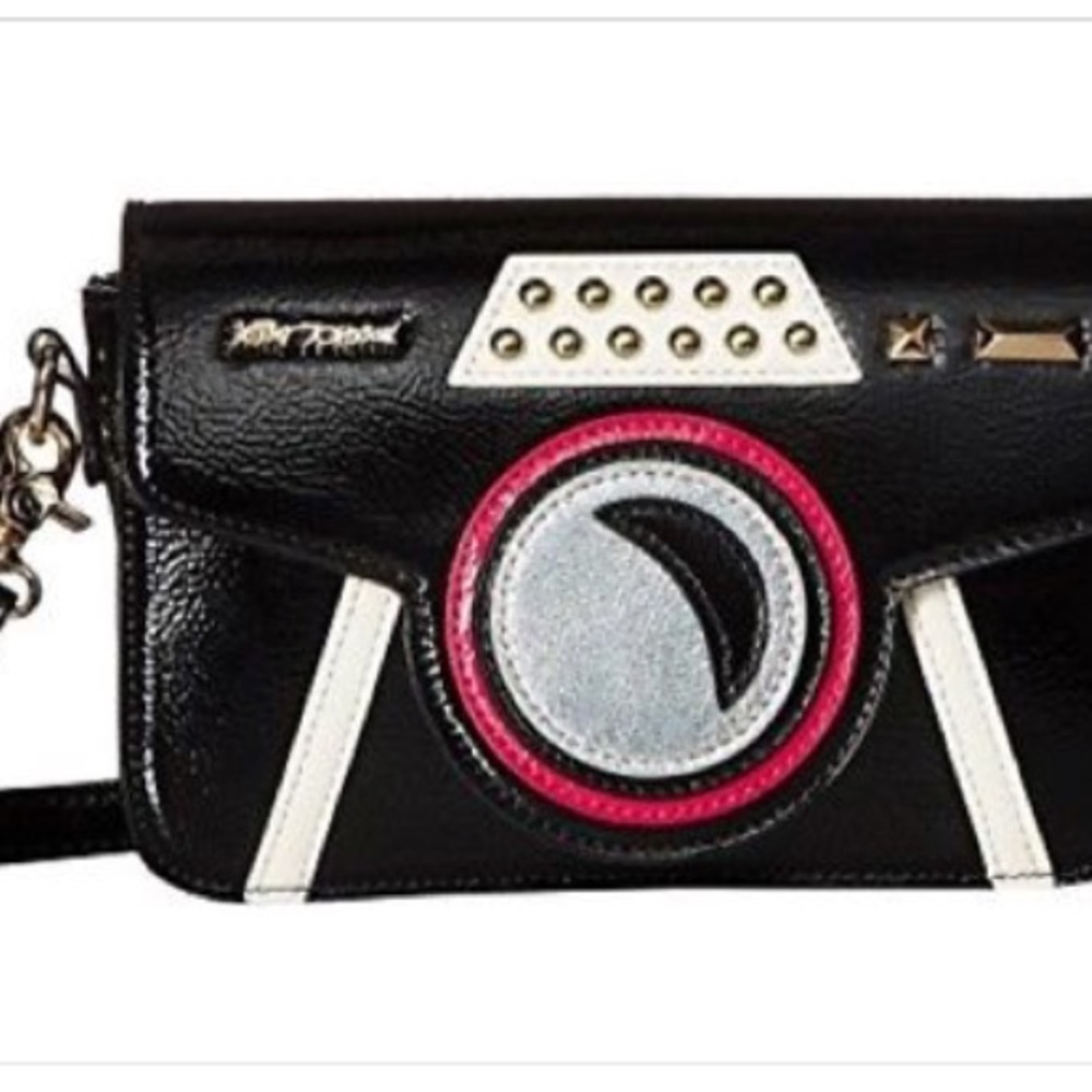 🌺BetseyJohnson  Black Camera Crossbody Purse. - Picture 2 of 7